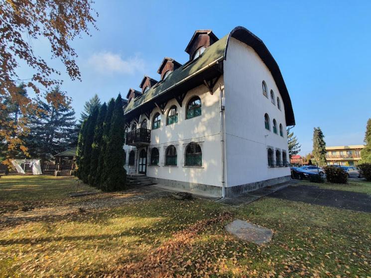 Nosztalgia Villa Mezőkövesd Dış mekan fotoğraf